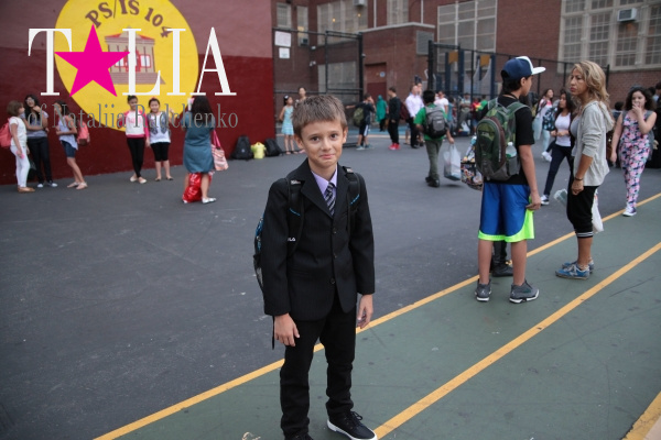 Первый день в учебном году. Школа PS/IS 104 Форт Хамилтон, Бей Ридж, Бруклин, Нью-Йорк